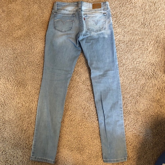 Levi’s Lightwash Jeans - Picture 8 of 8